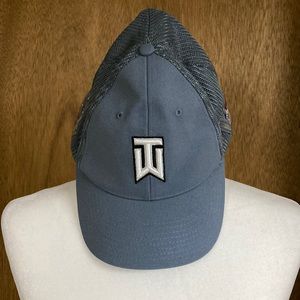 Nike tiger woods collection fitted golf hat size L/XL